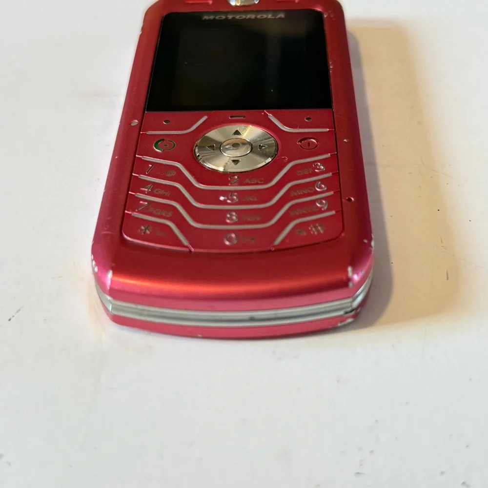 Motorola L6 Hot Pink Slim Cell Phone “UNTESTED”No Charger Buy As Is Read Below!